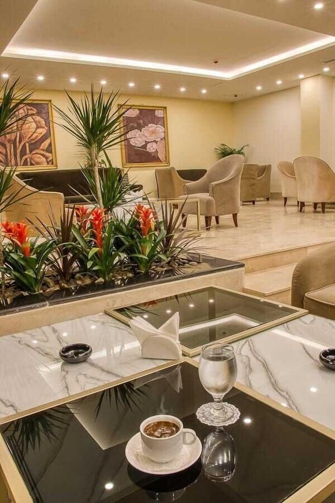 Carnival Hotel Amman Eksteriør billede