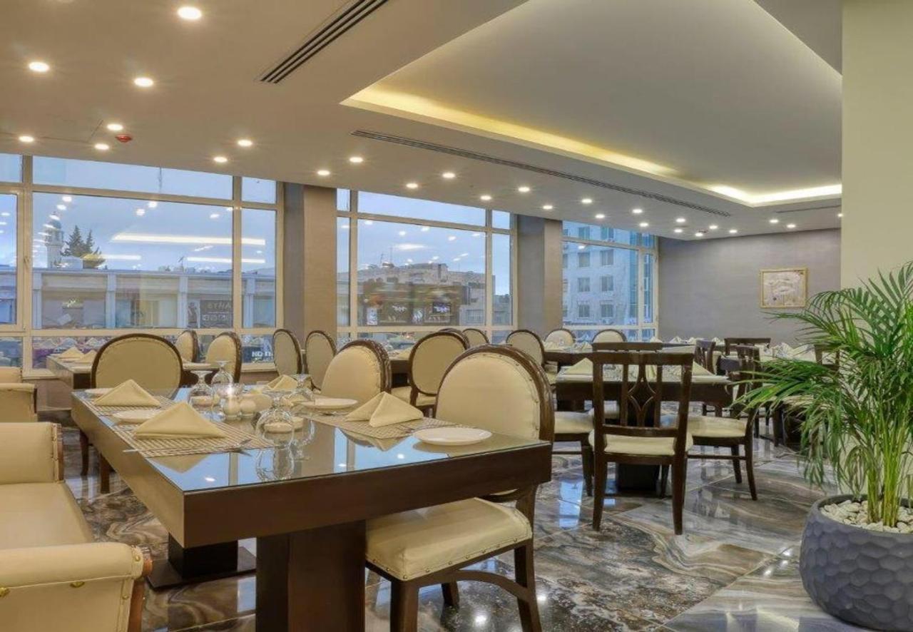 Carnival Hotel Amman Eksteriør billede
